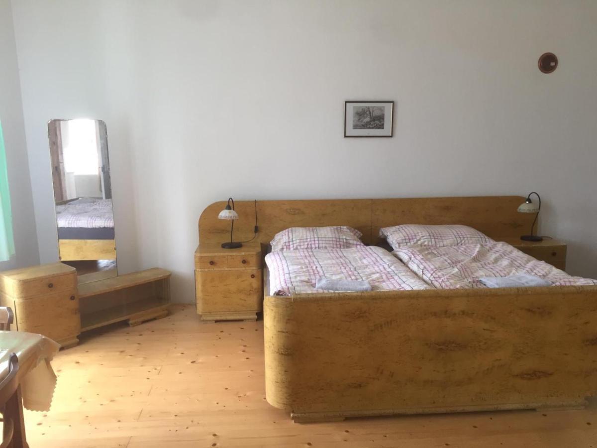 Zamek Dobrohor Aparthotel Екстериор снимка