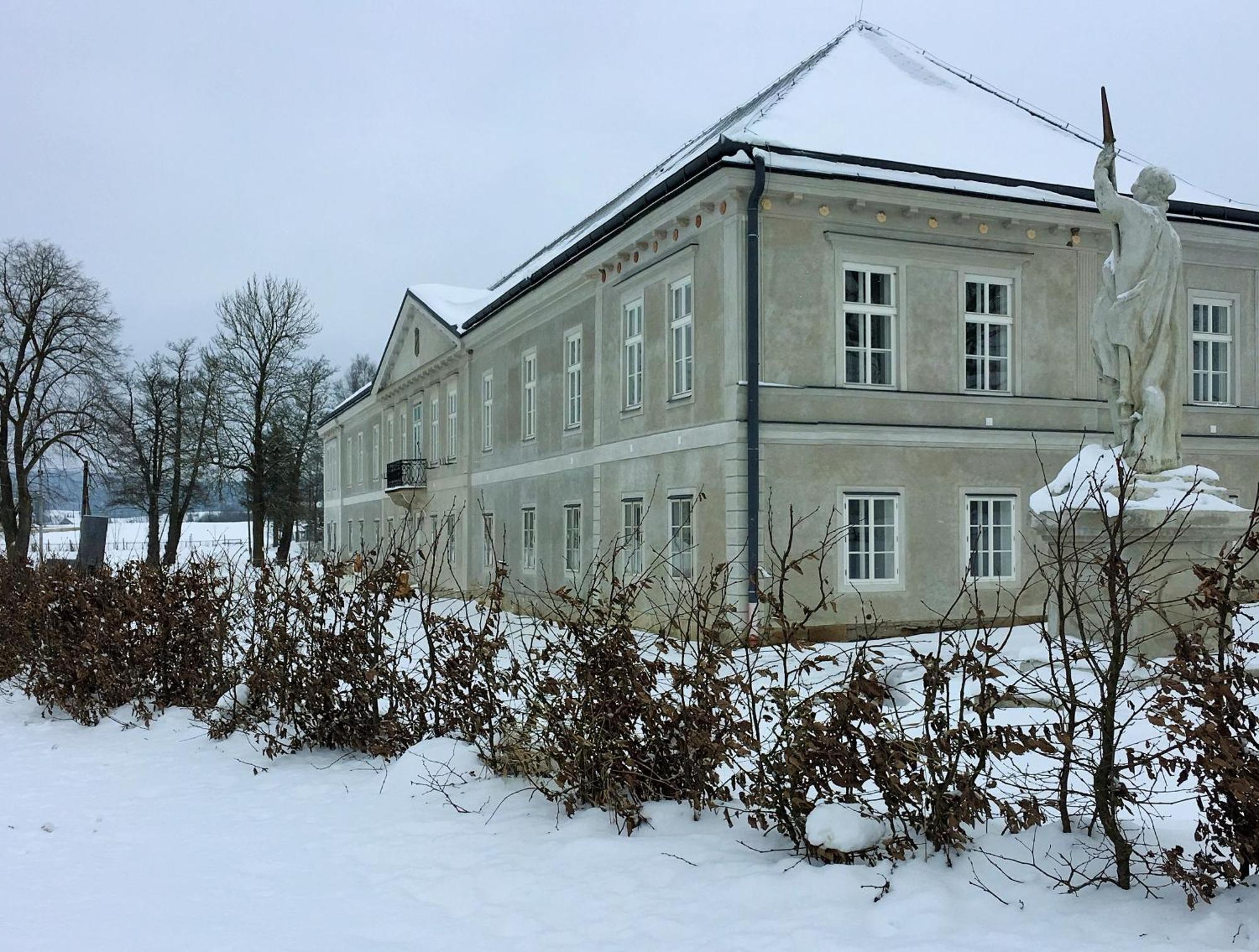 Zamek Dobrohor Aparthotel Екстериор снимка