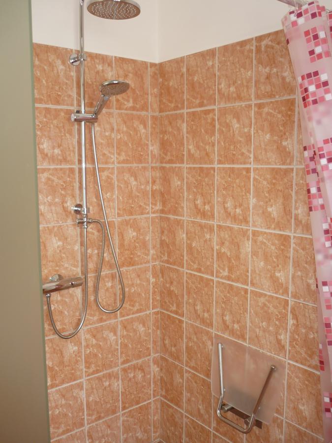 Zamek Dobrohor Aparthotel Екстериор снимка