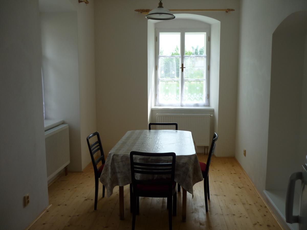 Zamek Dobrohor Aparthotel Екстериор снимка